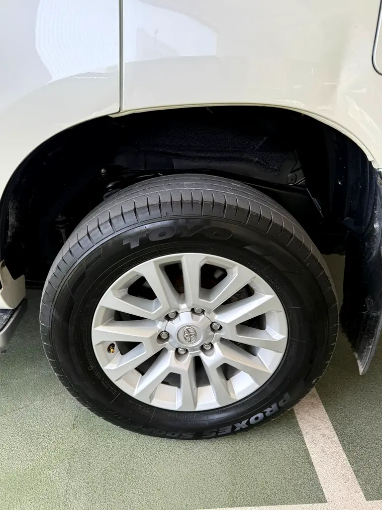 Toyota Prado VXR 2015 - GCC Specs - Perfect Condition - Image 5