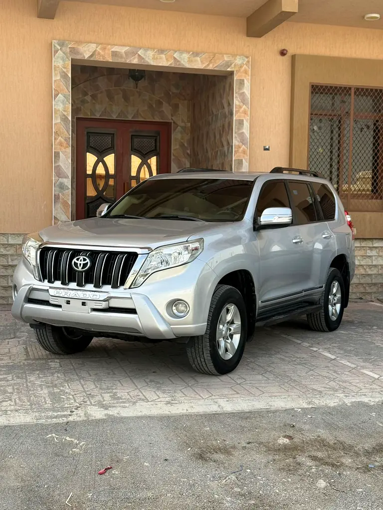 Toyota Prado VXR 2015 - GCC Specs - Perfect Condition - Image 7