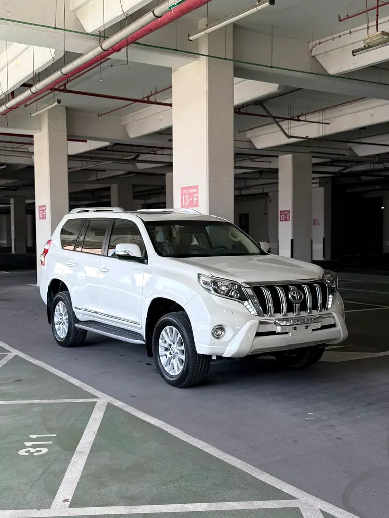 Toyota Prado VXR 2015 - GCC Specs - Perfect Condition - Image 9