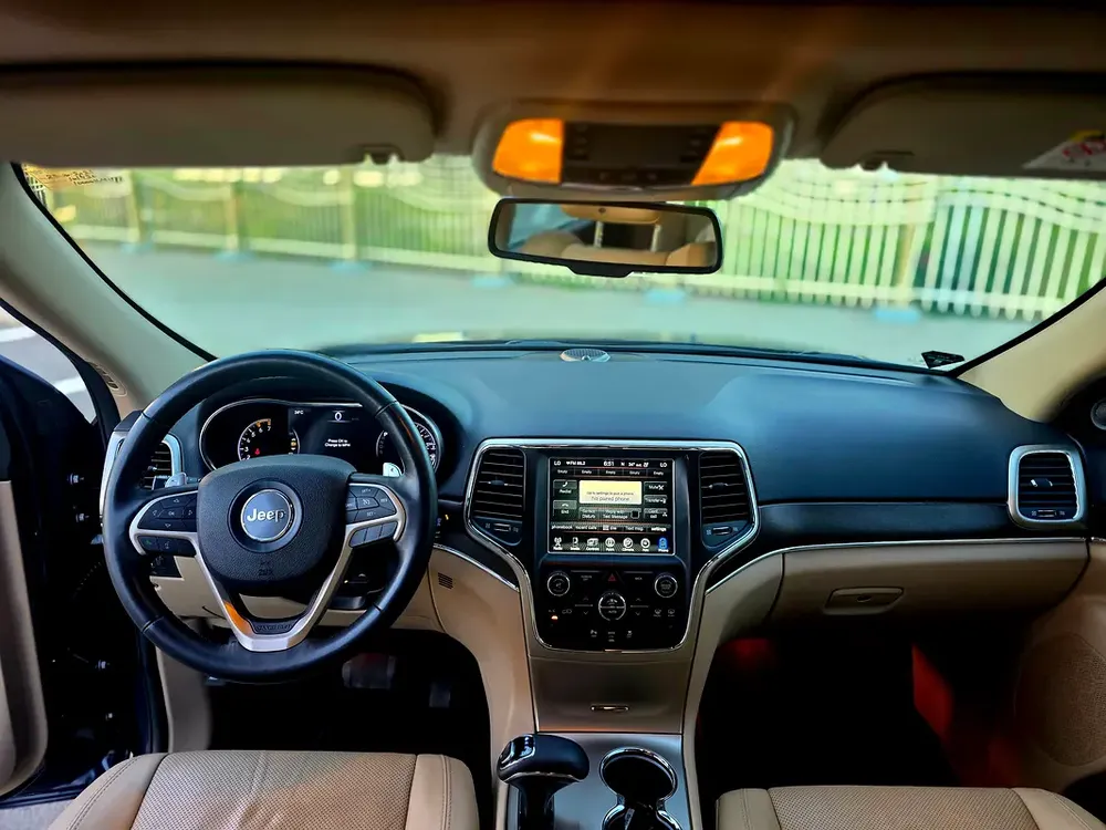 Jeep Grand Cherokee Limited 2015 GCC Specs fully agency maintained - Image 12