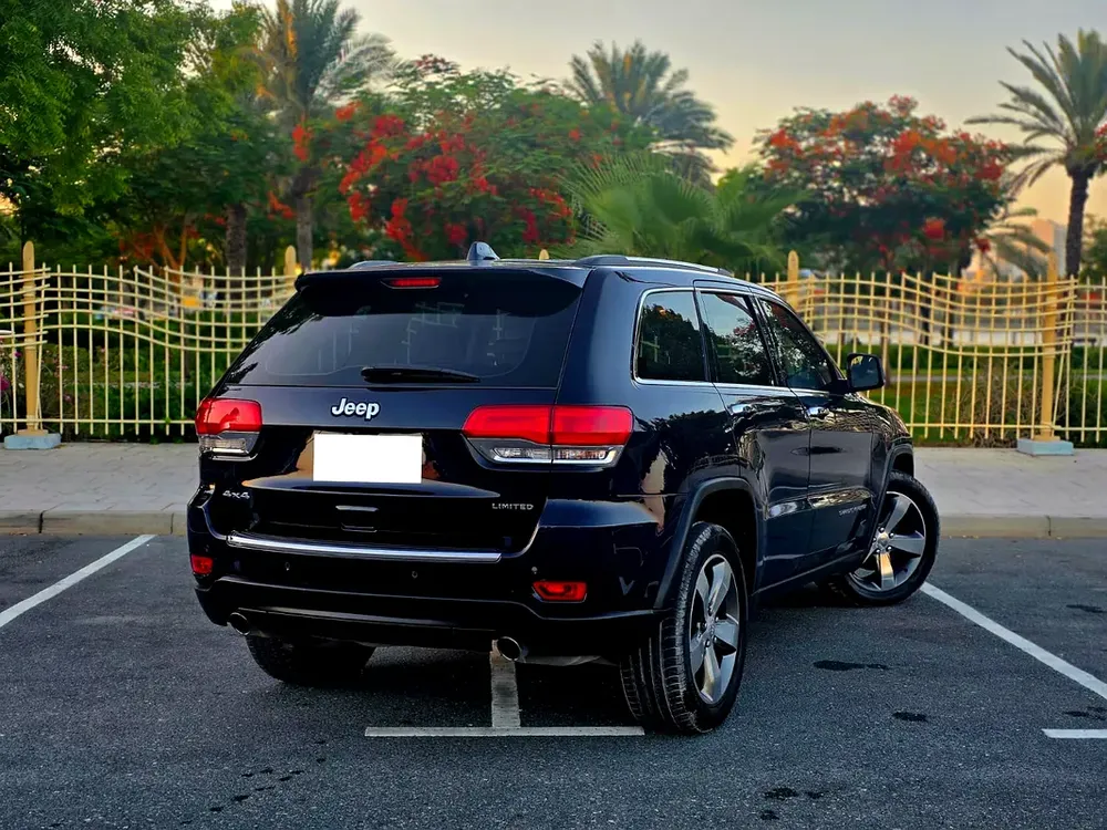 Jeep Grand Cherokee Limited 2015 GCC Specs fully agency maintained - Image 4