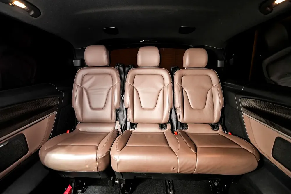 Mercedes-Benz V-Class V 250, 2020, GCC Specs - Image 10