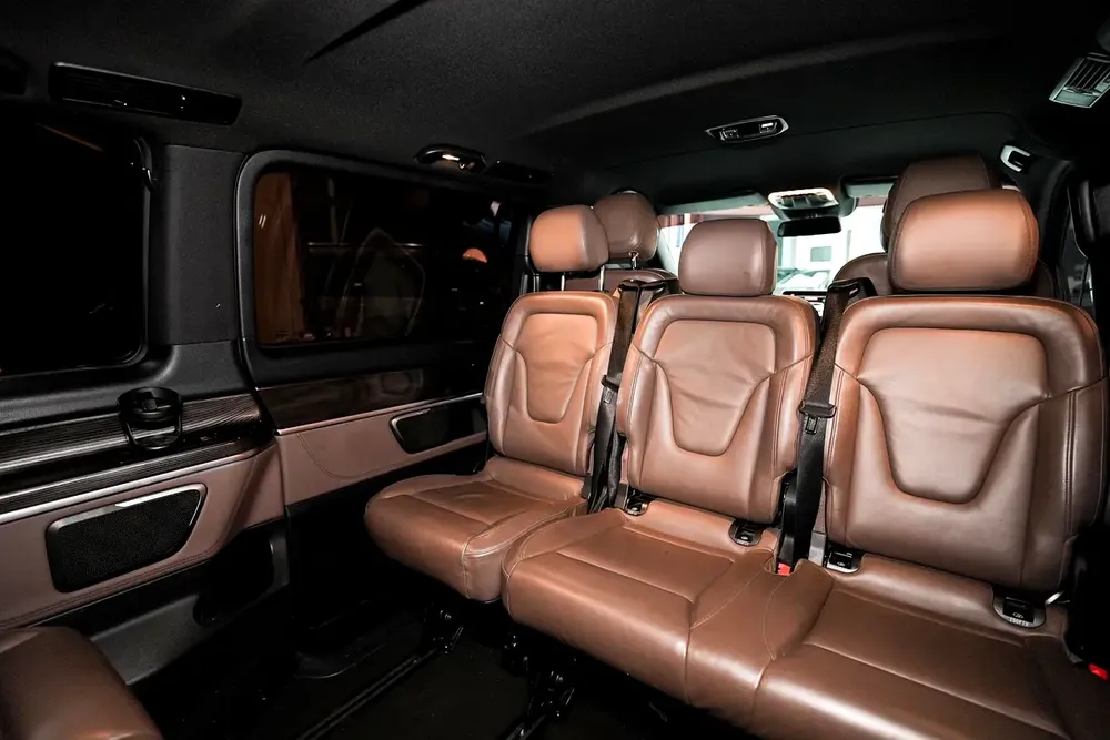 Mercedes-Benz V-Class V 250, 2020, GCC Specs - Image 6