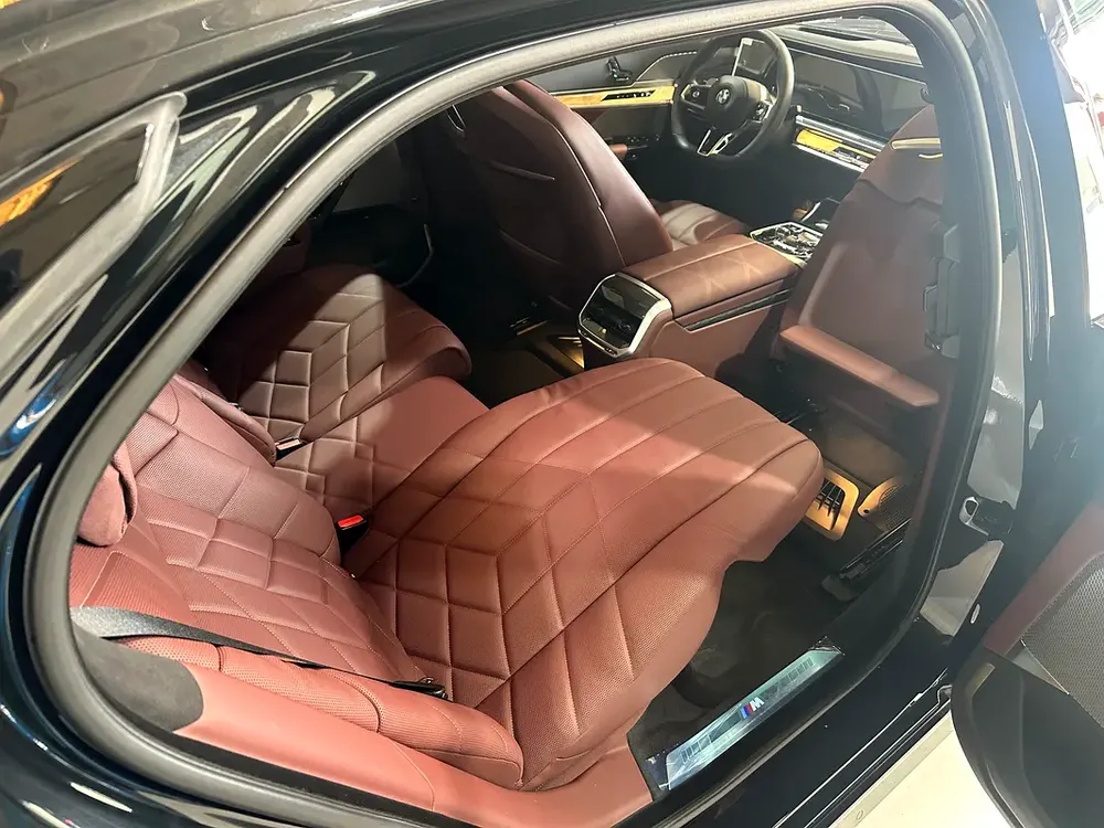 M-SPORT PRO -- BMW WARRANTY  SERVICE -- 735i - Image 13