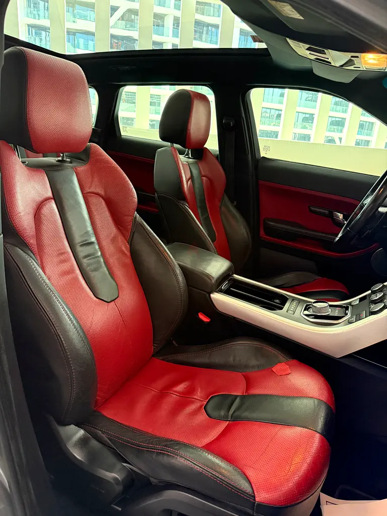 Range Rover evoque GCC panoramic exellent condition - Image 12