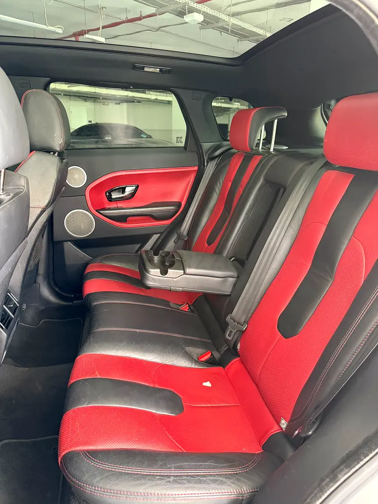 Range Rover evoque GCC panoramic exellent condition - Image 14