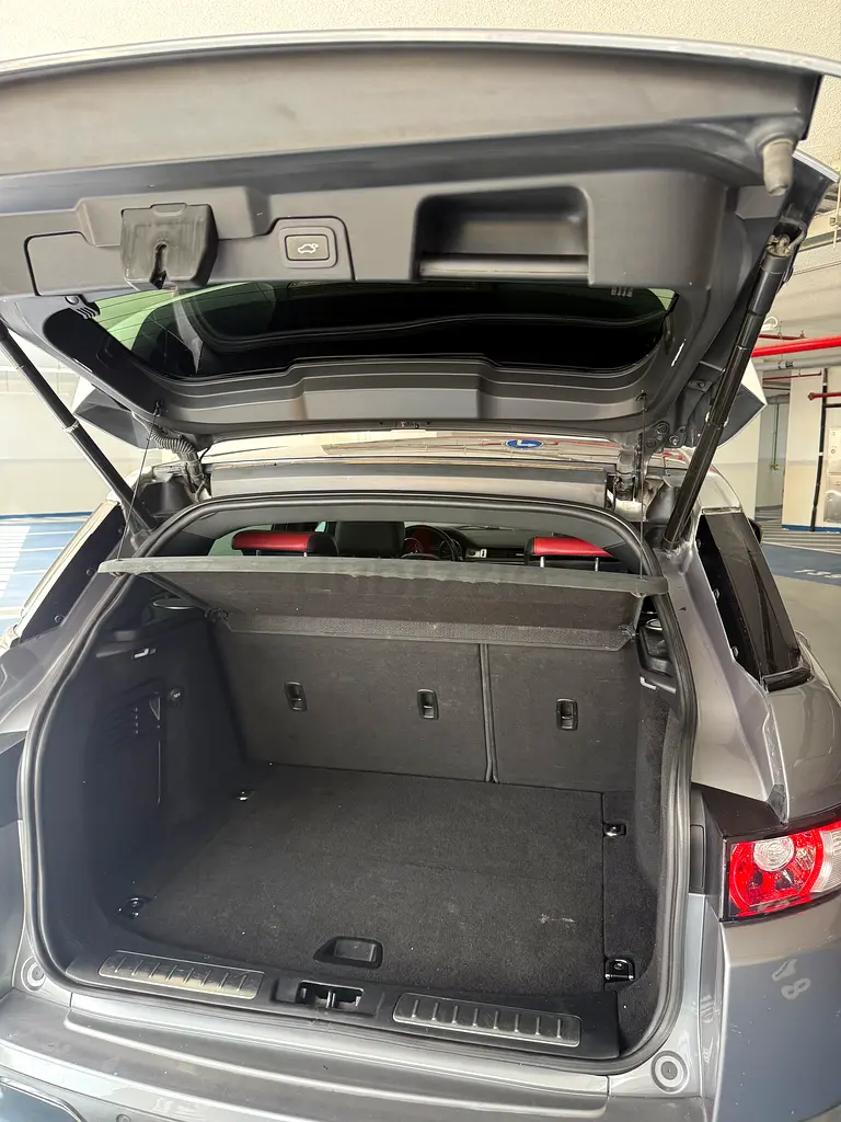Range Rover evoque GCC panoramic exellent condition - Image 15