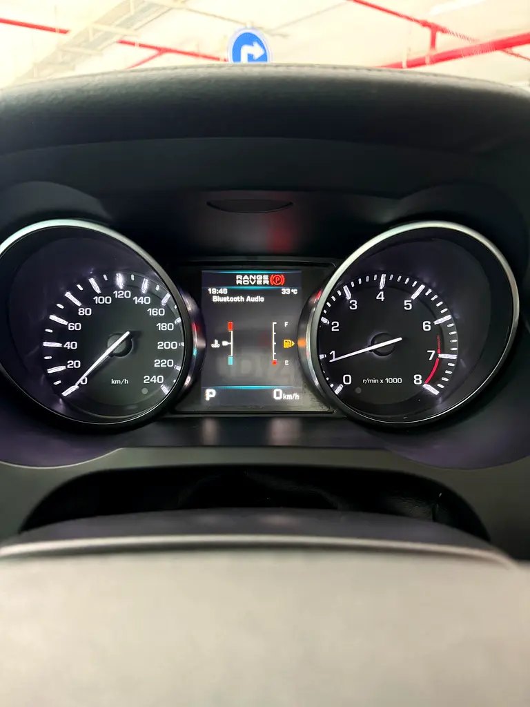 Range Rover evoque GCC panoramic exellent condition - Image 20