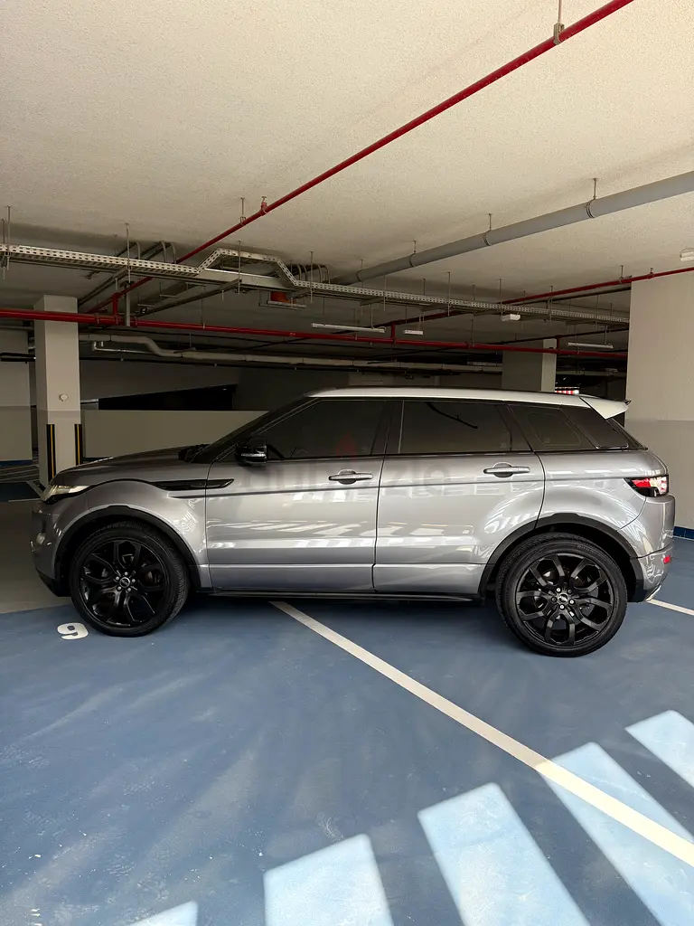 Range Rover evoque GCC panoramic exellent condition - Image 5
