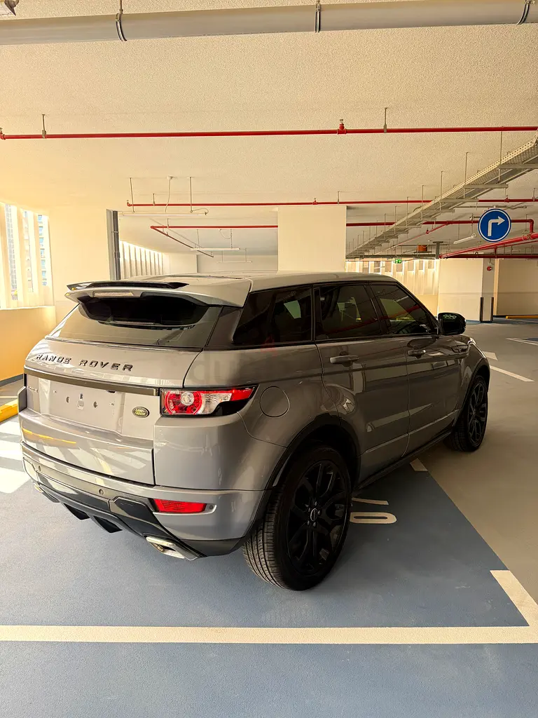 Range Rover evoque GCC panoramic exellent condition - Image 6