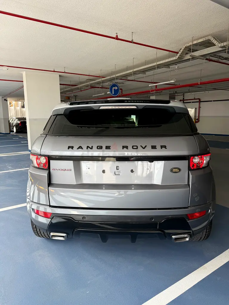 Range Rover evoque GCC panoramic exellent condition - Image 7