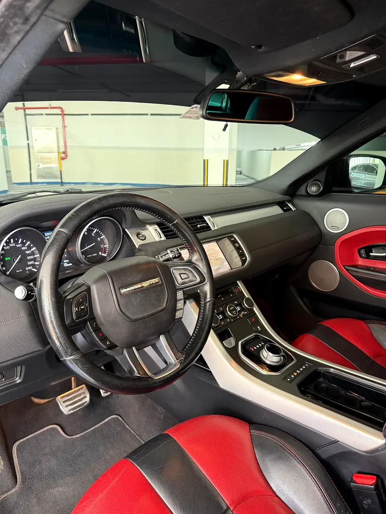 Range Rover evoque GCC panoramic exellent condition - Image 9
