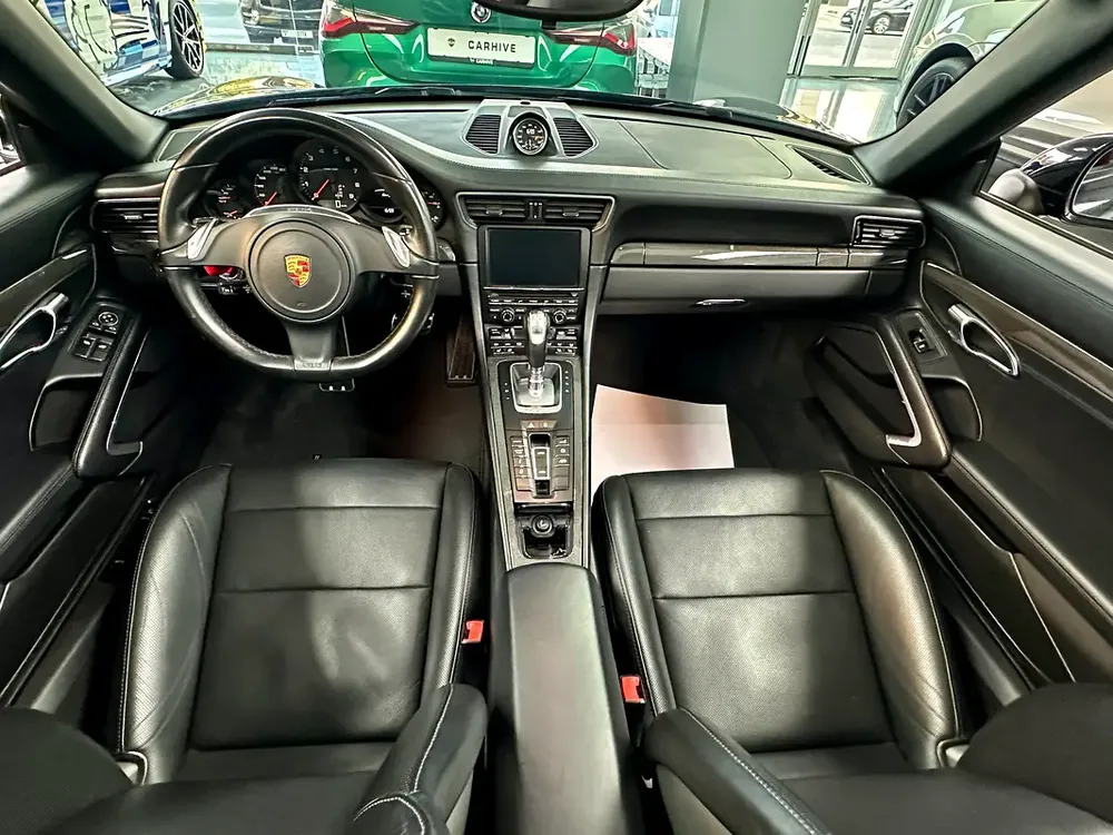 991.1 Porsche 911 Targa 4 Flat 6 3.4L | High Specked | GCC | Full Agency Maintained | Warranty - Image 7