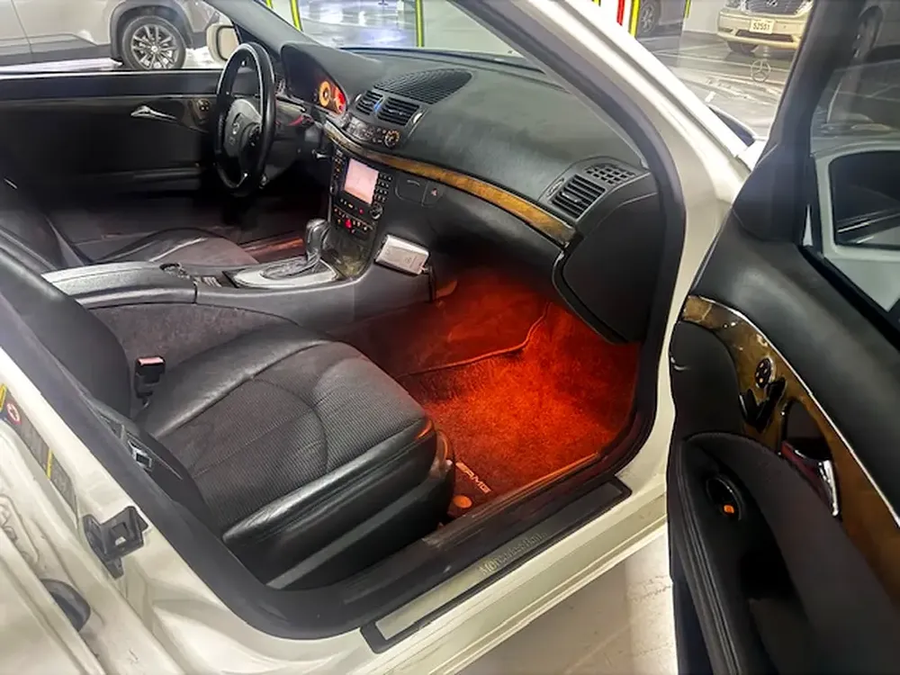Mercedes-Benz 2004 E320 Wagon in great condition - Image 12