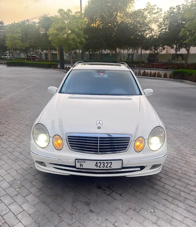 Mercedes-Benz 2004 E320 Wagon in great condition - Image 5
