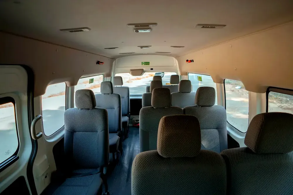 High-Roof 13-Seater Passenger Van | Manual | GCC Specs | Ref#N67836 - Image 11