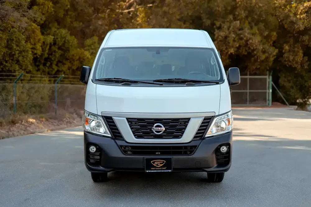 High-Roof 13-Seater Passenger Van | Manual | GCC Specs | Ref#N67836 - Image 5