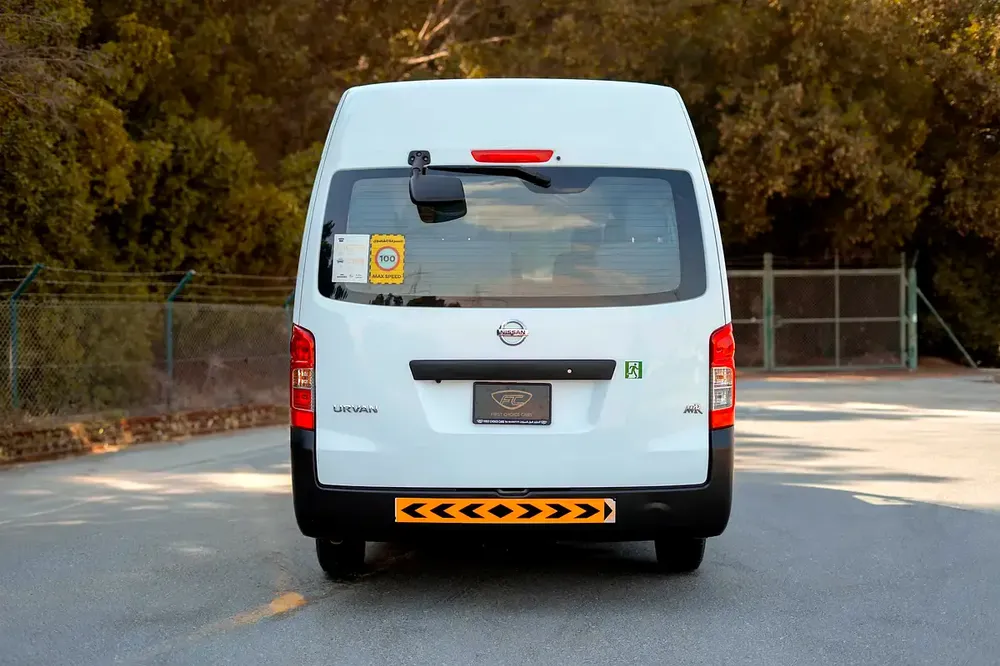 High-Roof 13-Seater Passenger Van | Manual | GCC Specs | Ref#N67836 - Image 6