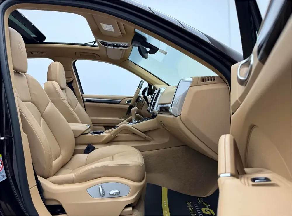 2016 Porsche Cayenne, Service History, Excellent Condition, GCC - Image 15