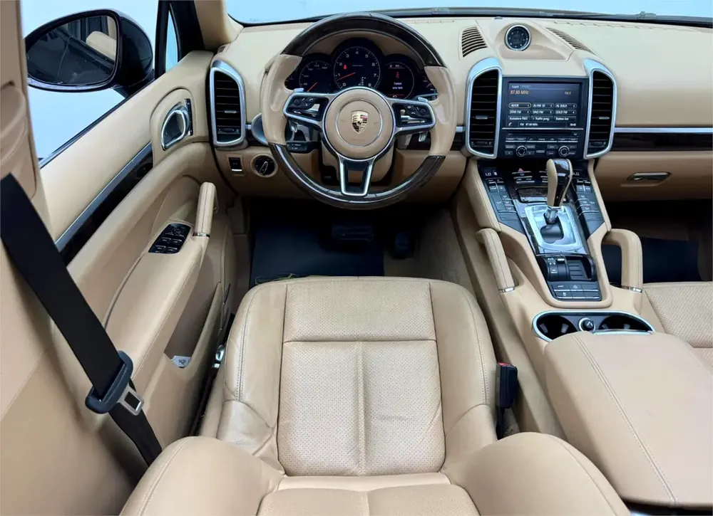 2016 Porsche Cayenne, Service History, Excellent Condition, GCC - Image 8
