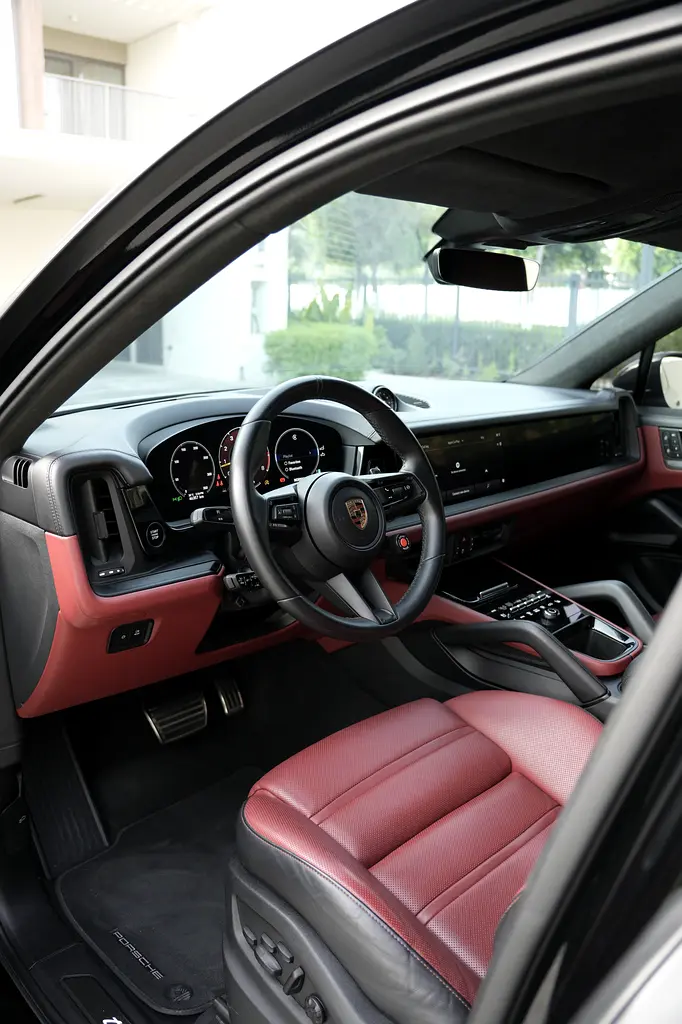 Porsche Cayenne Turbo GT 2024 | European Specs | Al Nabooda Warranty | 2 Keys - Image 6