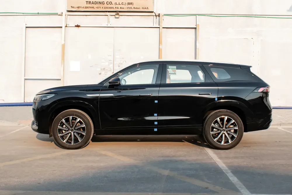 5 YEARS WARRANTY-2 YEARS / 40K SERVICE CONTRACT-0 KM-2025-GCC-0% DOWN PAYMENT - Image 4