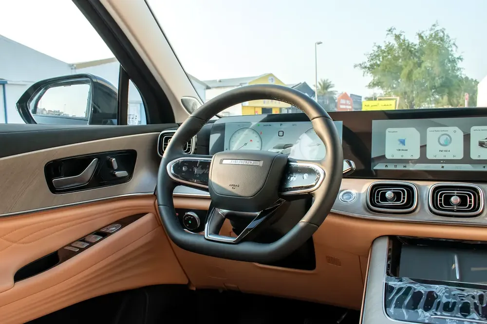 5 YEARS WARRANTY-2 YEARS / 40K SERVICE CONTRACT-0 KM-2025-GCC-0% DOWN PAYMENT - Image 6