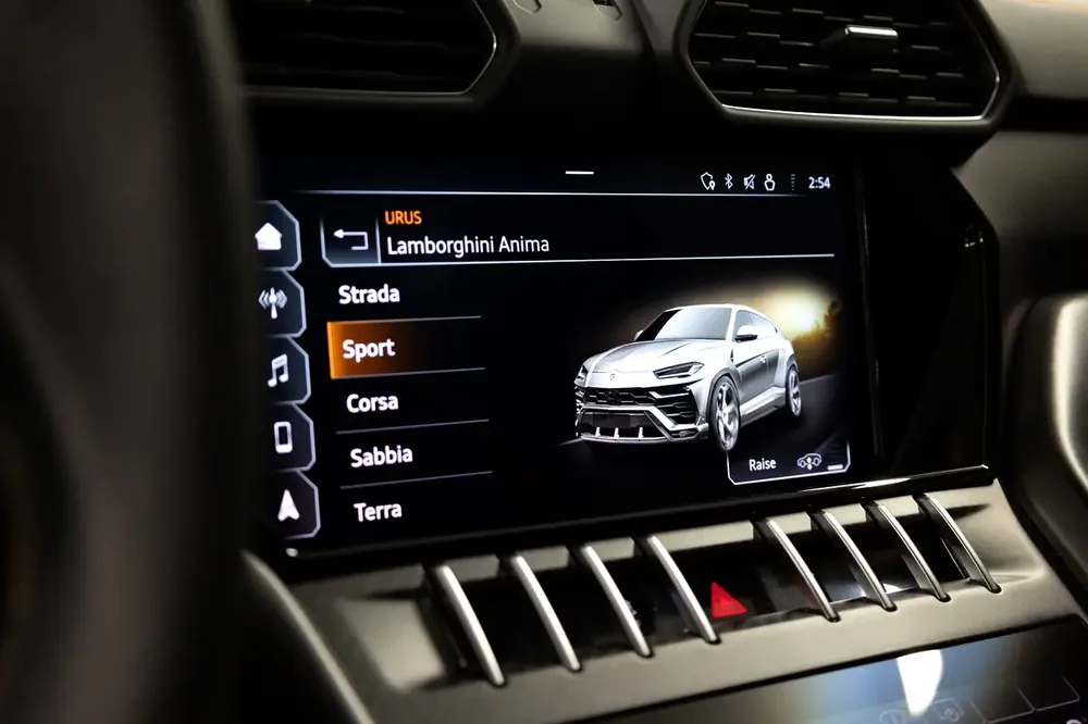 Lamborghini Urus Pearl Capsule - European Specs - Image 13