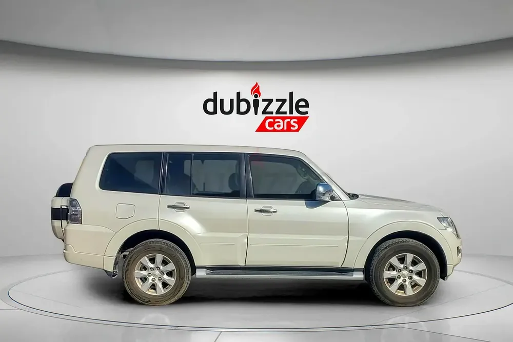 AED 964/month | 2017 Mitsubishi Pajero  | GCC Specs | Ref#457838 - Image 4