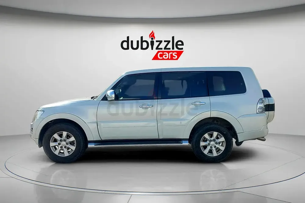 AED 964/month | 2017 Mitsubishi Pajero  | GCC Specs | Ref#457838 - Image 5