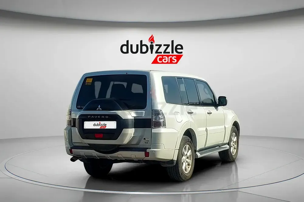 AED 964/month | 2017 Mitsubishi Pajero  | GCC Specs | Ref#457838 - Image 6