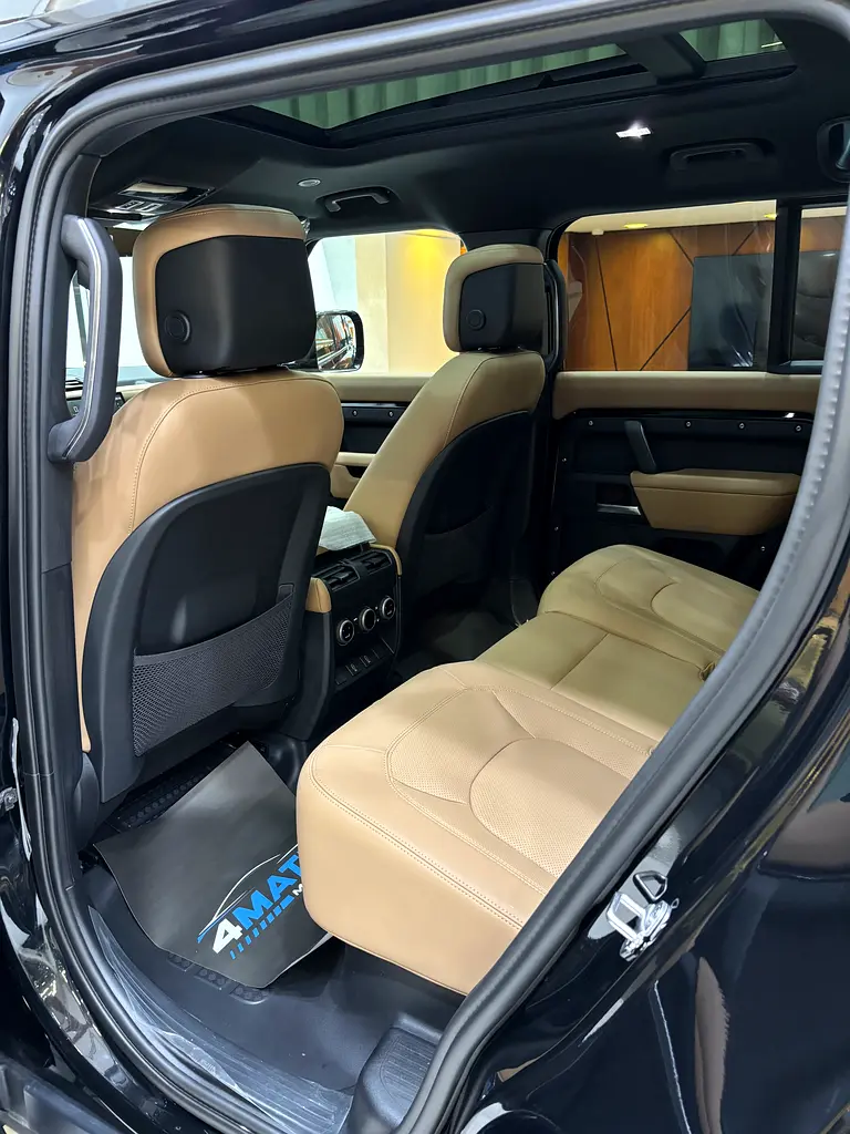 Land Rover Defender P400 X-Dynamic HSE - Image 15
