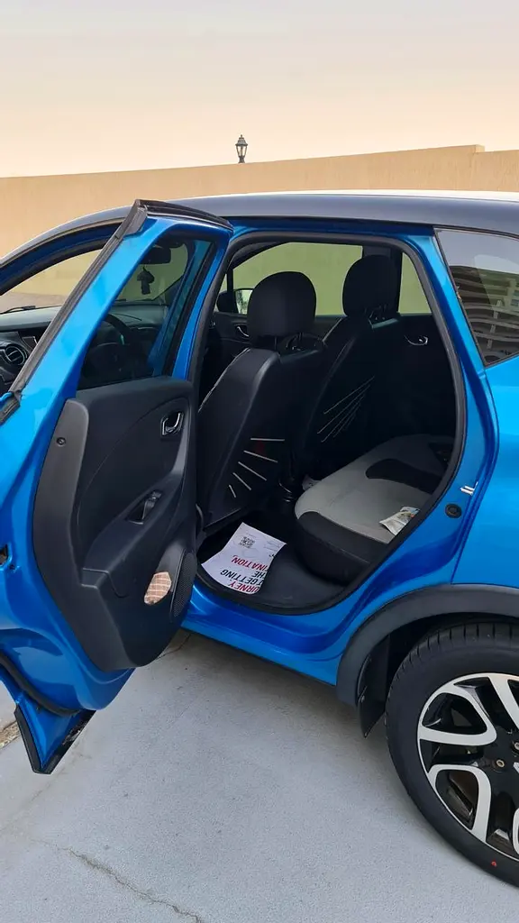 Renault Captur SE 2016 | GCC Specs | Well Maintained - Image 4