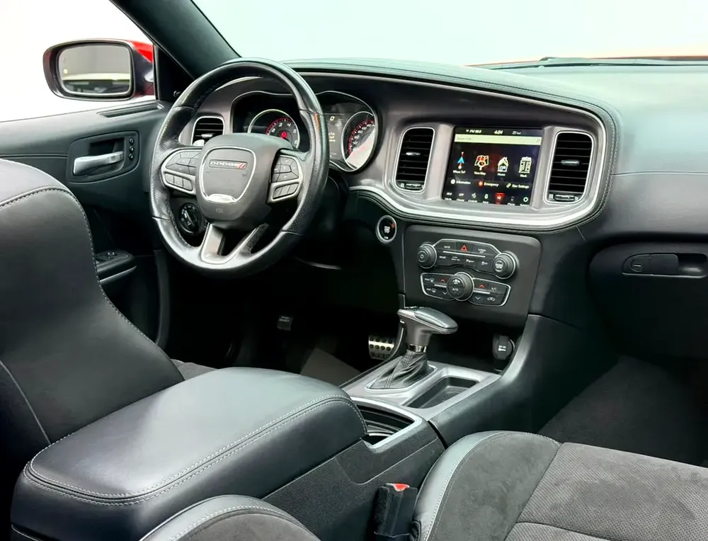 2022 Dodge Charger R/T, 2028 Dodge Warranty, Full Dodge Service History, Low Km, Fully Loaded, GCC - Image 11
