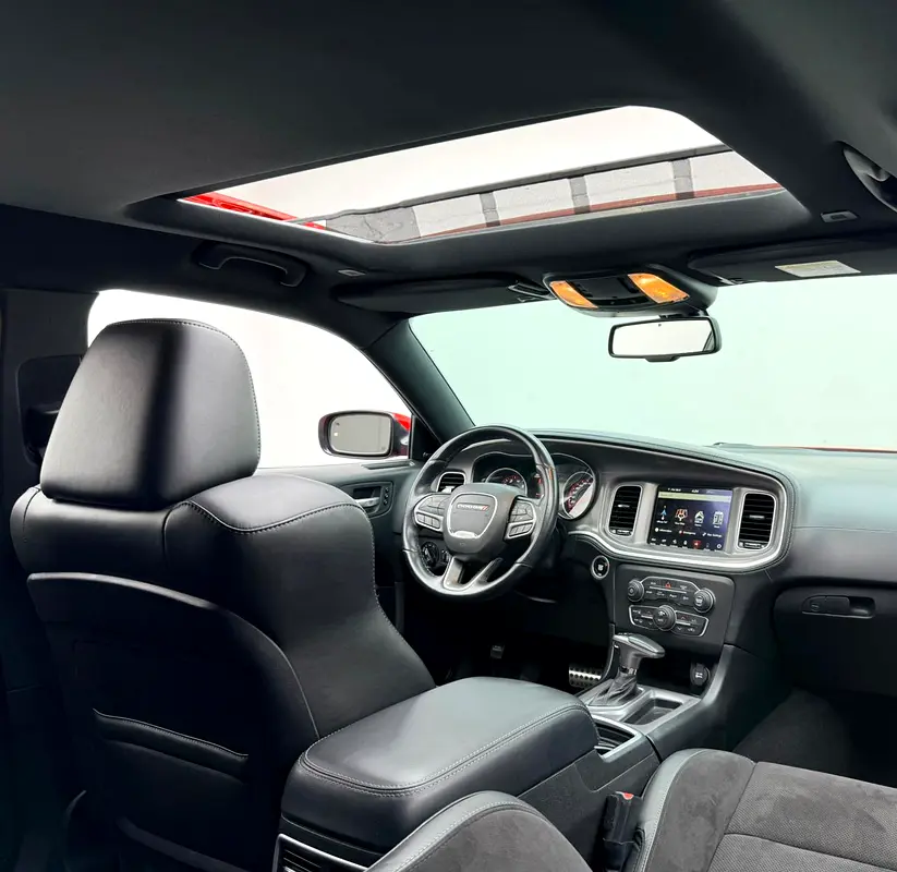 2022 Dodge Charger R/T, 2028 Dodge Warranty, Full Dodge Service History, Low Km, Fully Loaded, GCC - Image 12