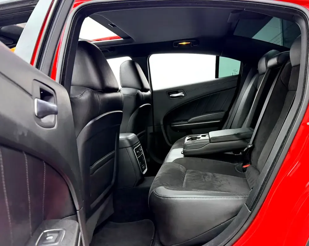 2022 Dodge Charger R/T, 2028 Dodge Warranty, Full Dodge Service History, Low Km, Fully Loaded, GCC - Image 17