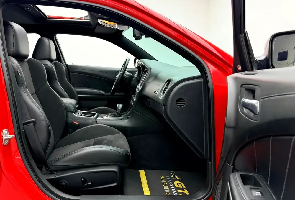 2022 Dodge Charger R/T, 2028 Dodge Warranty, Full Dodge Service History, Low Km, Fully Loaded, GCC - Image 9