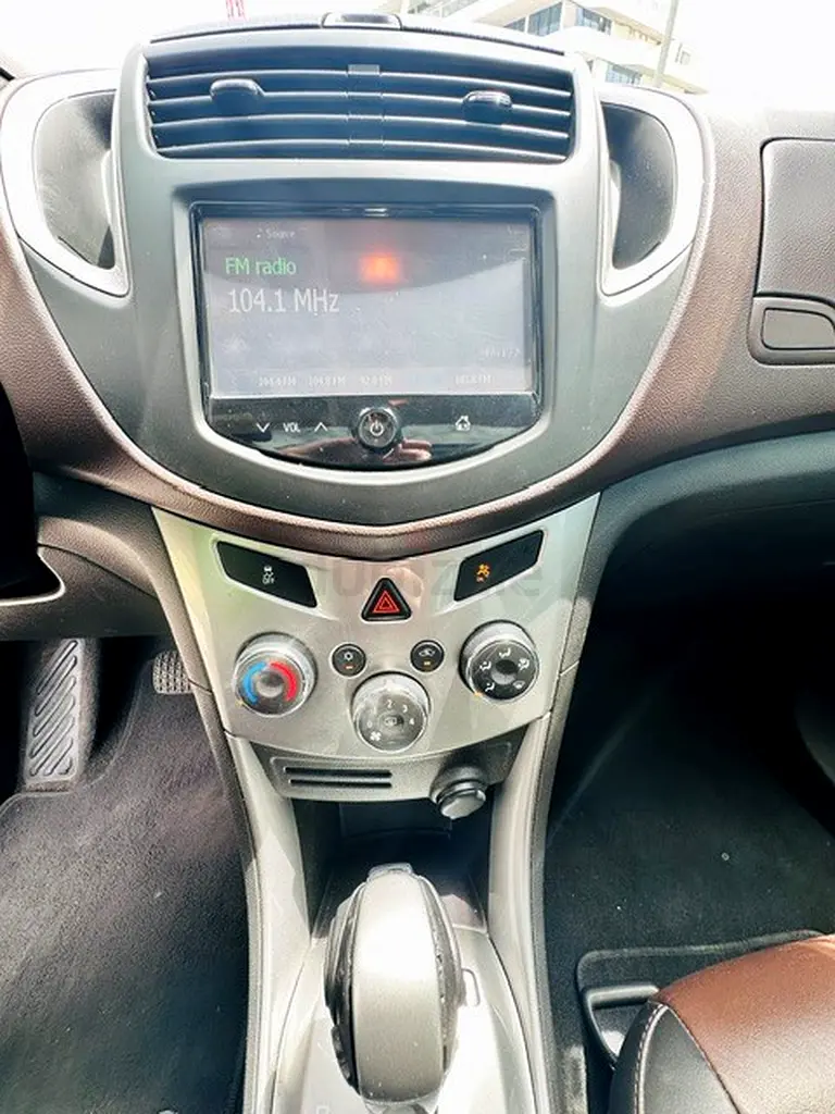 2017 Chevrolet 2.4 LT Captiva 7 Seater Gcc Car, Only 122k klms Expat owned - Image 10