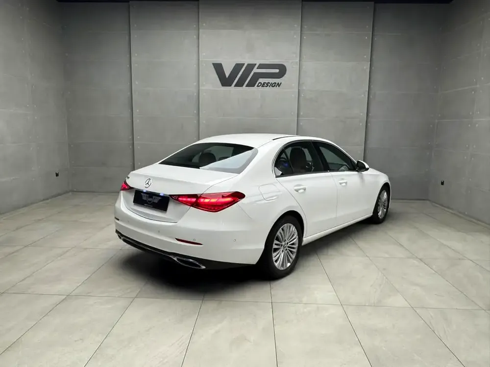 Mercedes C200 Elegance, GCC Specs, Brand New, Under Warranty - Image 4