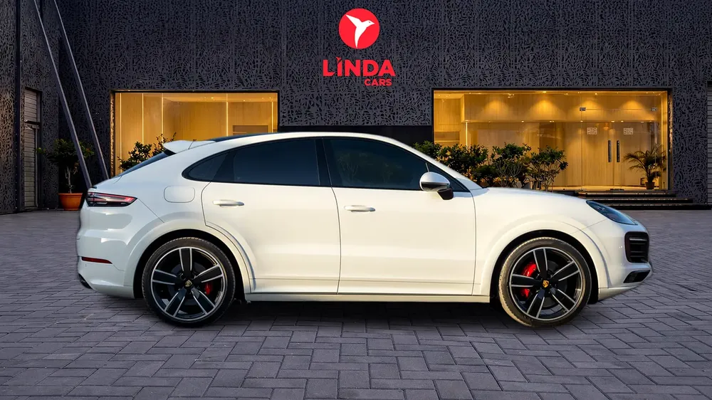 Porsche Cayenne GTS Coupé 2021 GCC | Warranty | Service Contract - Image 5