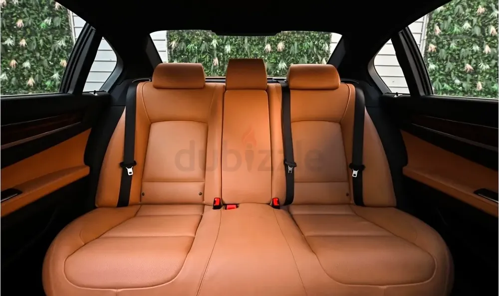 BMW 740Li Executive | GCC Specs | Excellent Condition | New Battery and Tyres - Image 10