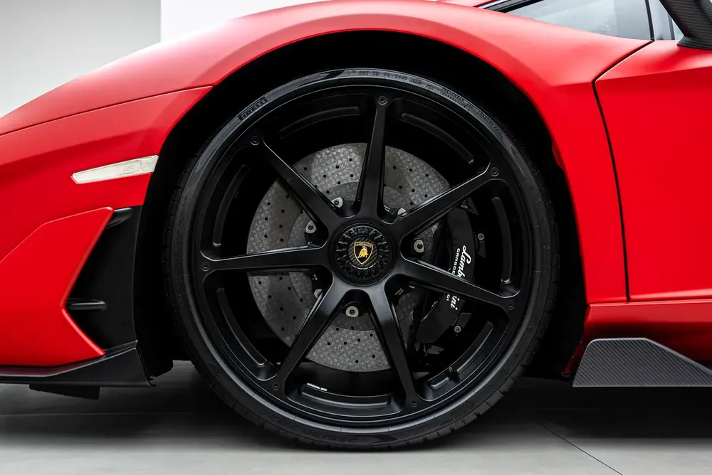 2019 LAMBORGHINI AVENTADOR SVJ - Image 6