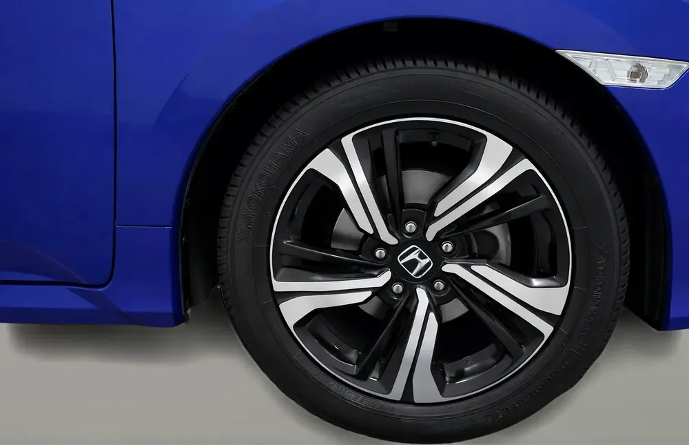 AED 674/month | 0 Downpayment | Free 3 Months Warranty | 30 Day Return | HONDA CIVIC 2018 - Image 12