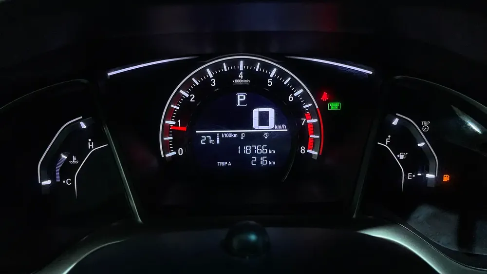 AED 674/month | 0 Downpayment | Free 3 Months Warranty | 30 Day Return | HONDA CIVIC 2018 - Image 9