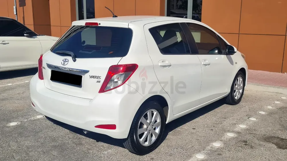 2014 YARIS H/B TOYOTA SERVICE HISTORY AL FUTTAIM ONE OWNER MADE IN JAPAN LAST MODEL NEW TYRES - Image 12