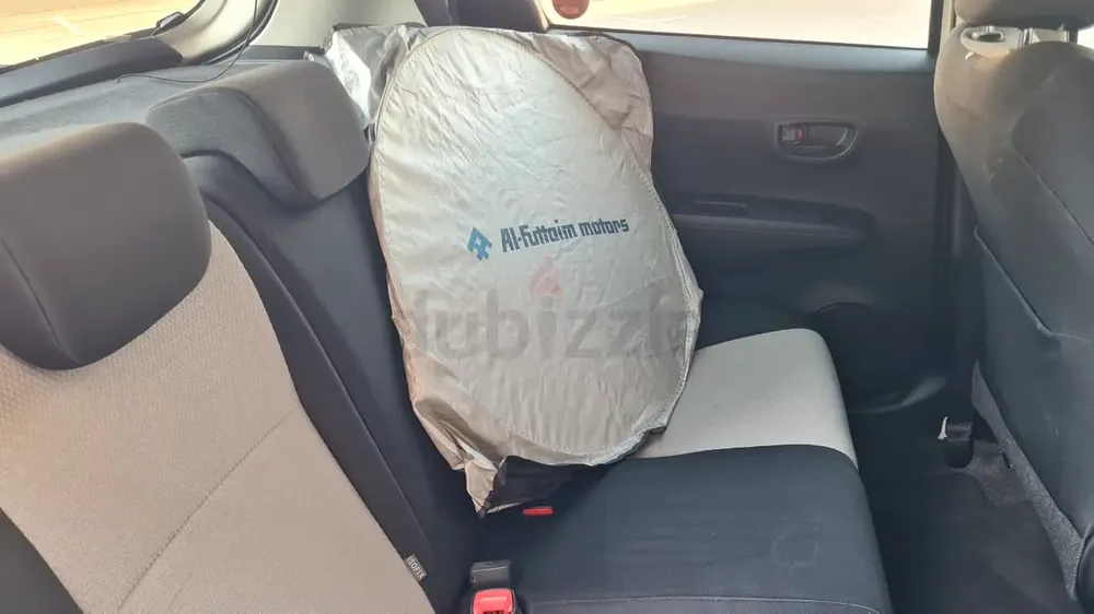2014 YARIS H/B TOYOTA SERVICE HISTORY AL FUTTAIM ONE OWNER MADE IN JAPAN LAST MODEL NEW TYRES - Image 20
