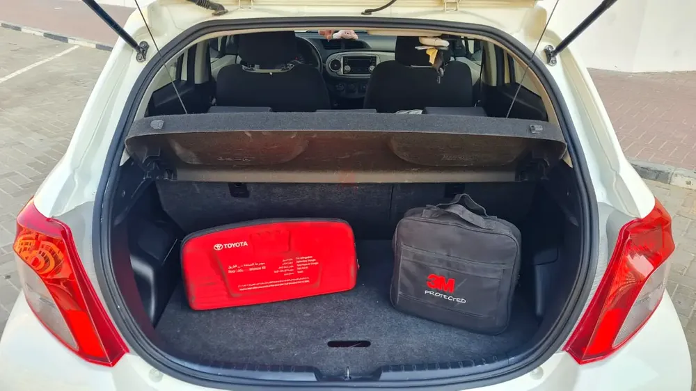 2014 YARIS H/B TOYOTA SERVICE HISTORY AL FUTTAIM ONE OWNER MADE IN JAPAN LAST MODEL NEW TYRES - Image 9