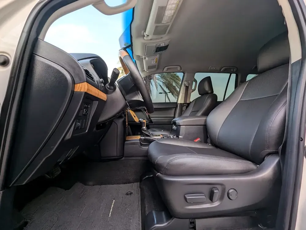 Toyota Prado 2020 GCC Specs - Accident Free- Reliable and Pristine Condition - Image 4