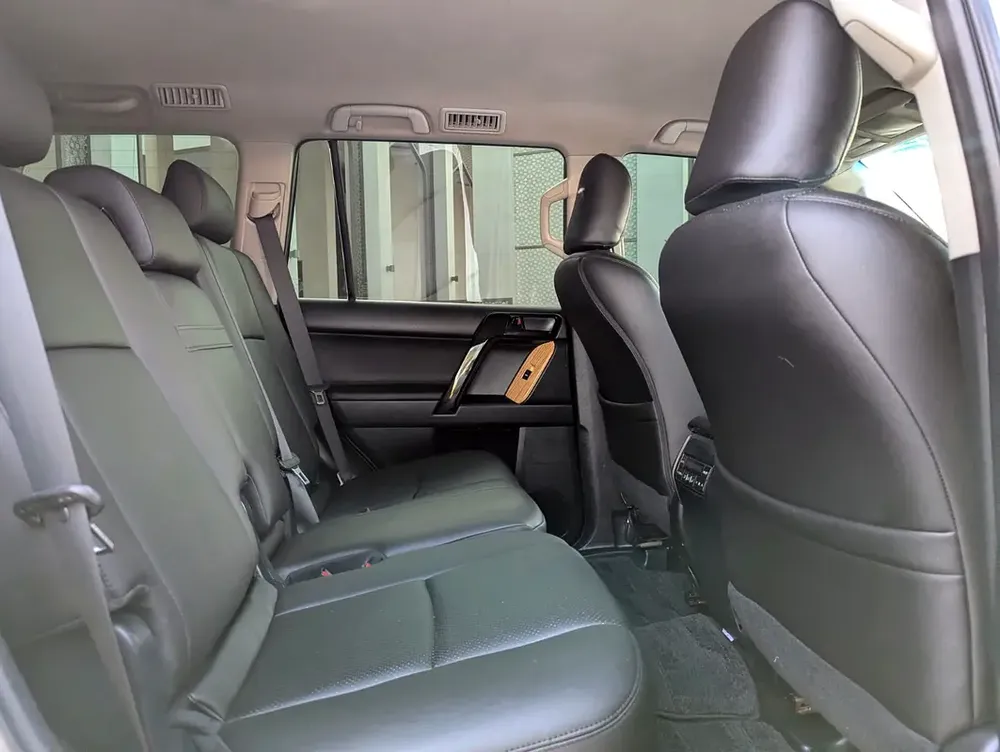 Toyota Prado 2020 GCC Specs - Accident Free- Reliable and Pristine Condition - Image 6