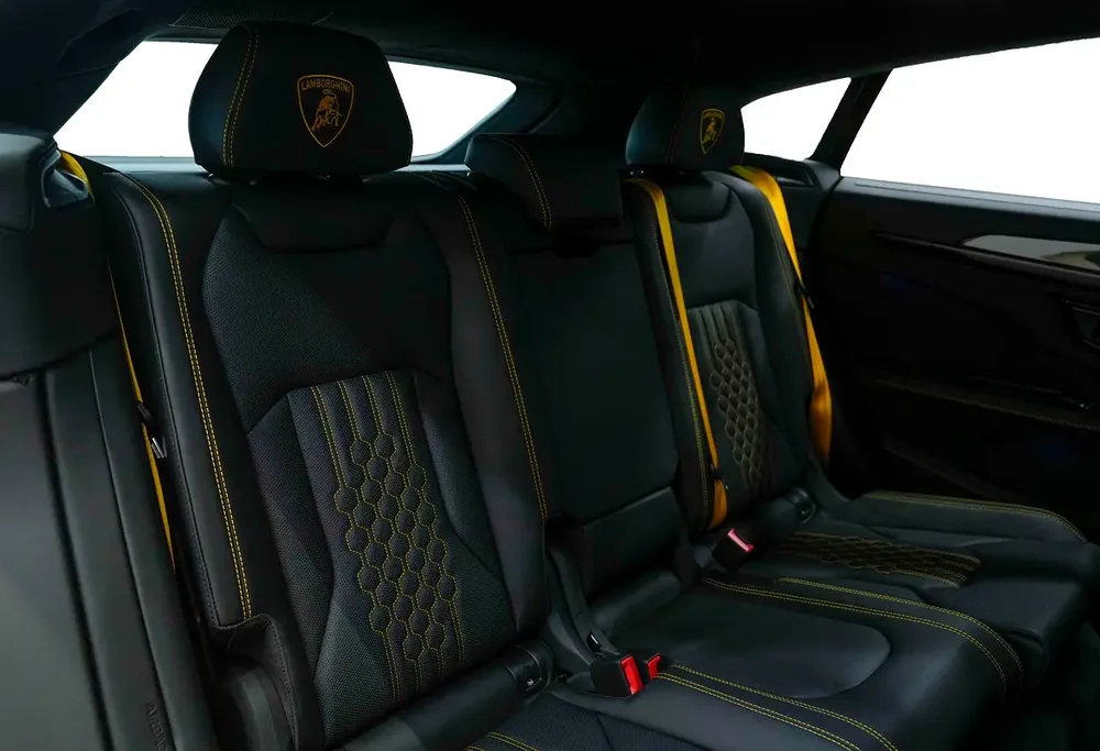 Lamborghini URUS SE 2025 | Certified Pre-Owned | Dealer Warranty | Service Contract - Image 12